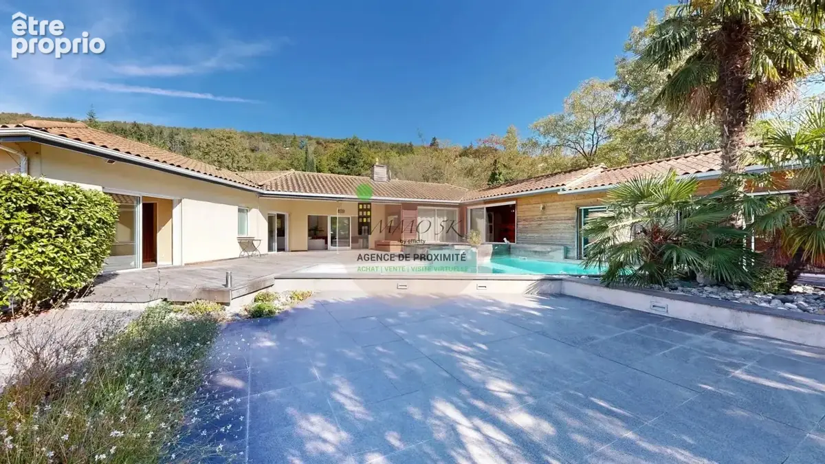 **Somptueuse villa familiale à Limonest – Piscine, jacuzzi et appartement indépendant** - photo 3