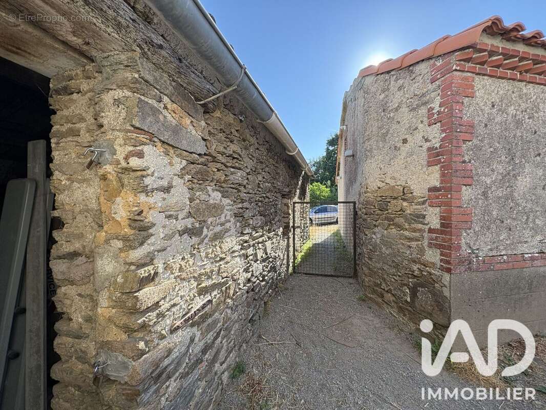 Maison 77 m² à Rouans  - photo 4