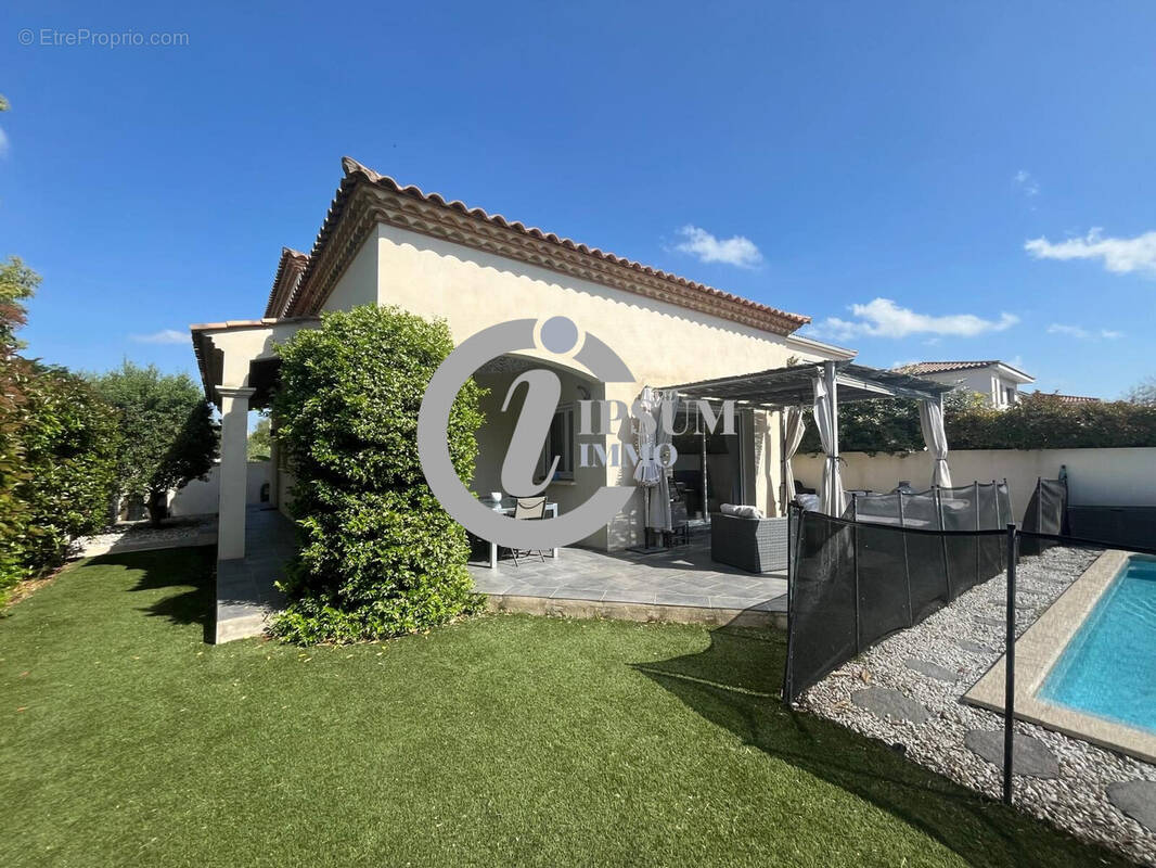 Maison à MAUGUIO