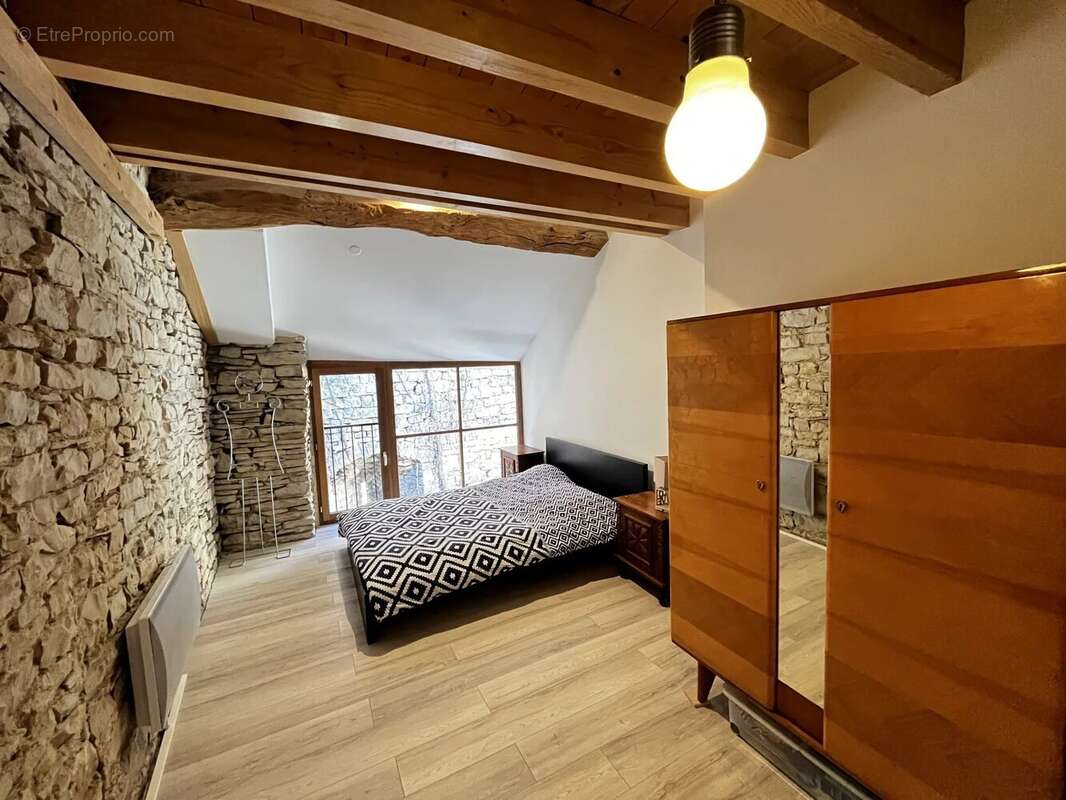 Maison à CREMIEU