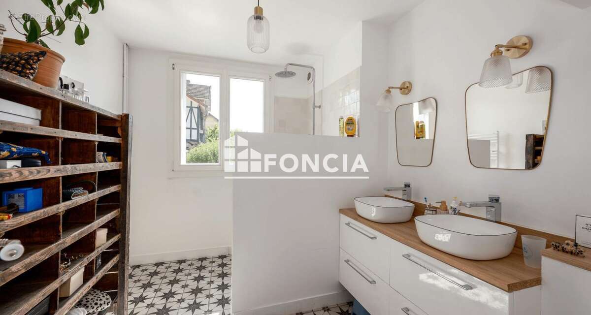 VERSAILLES - Porchefontaine – Maison de 107,12 m² entièrement refaite à neuf - photo 6