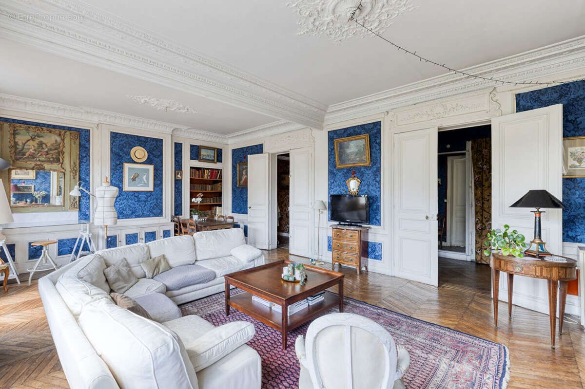 Appartement à PARIS-7E