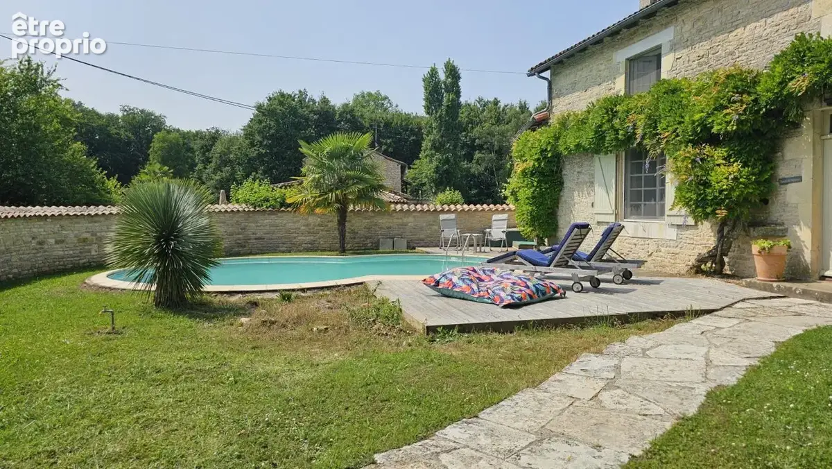 Authentique corps de ferme en pierre piscine et double garag - photo 18
