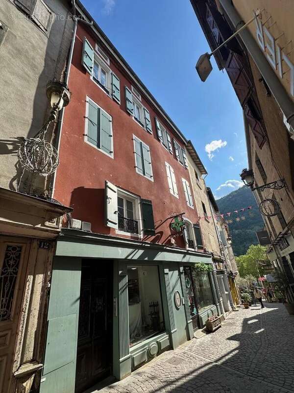   - Appartement à AX-LES-THERMES