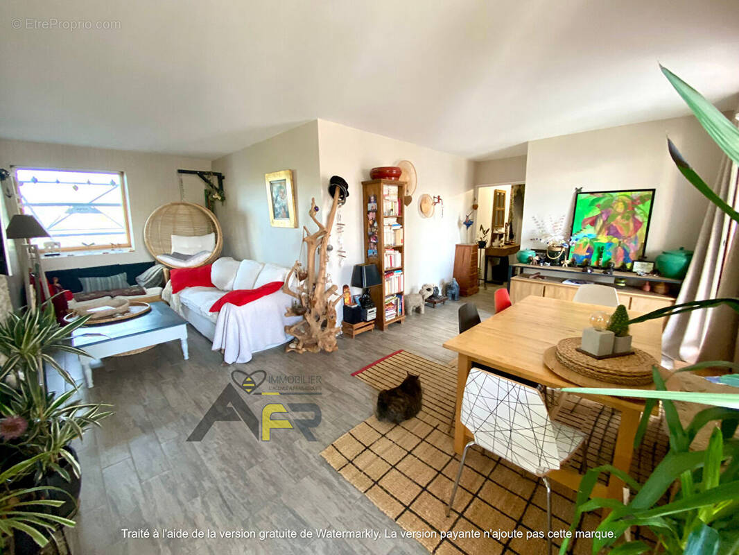 Appartement à SARTROUVILLE