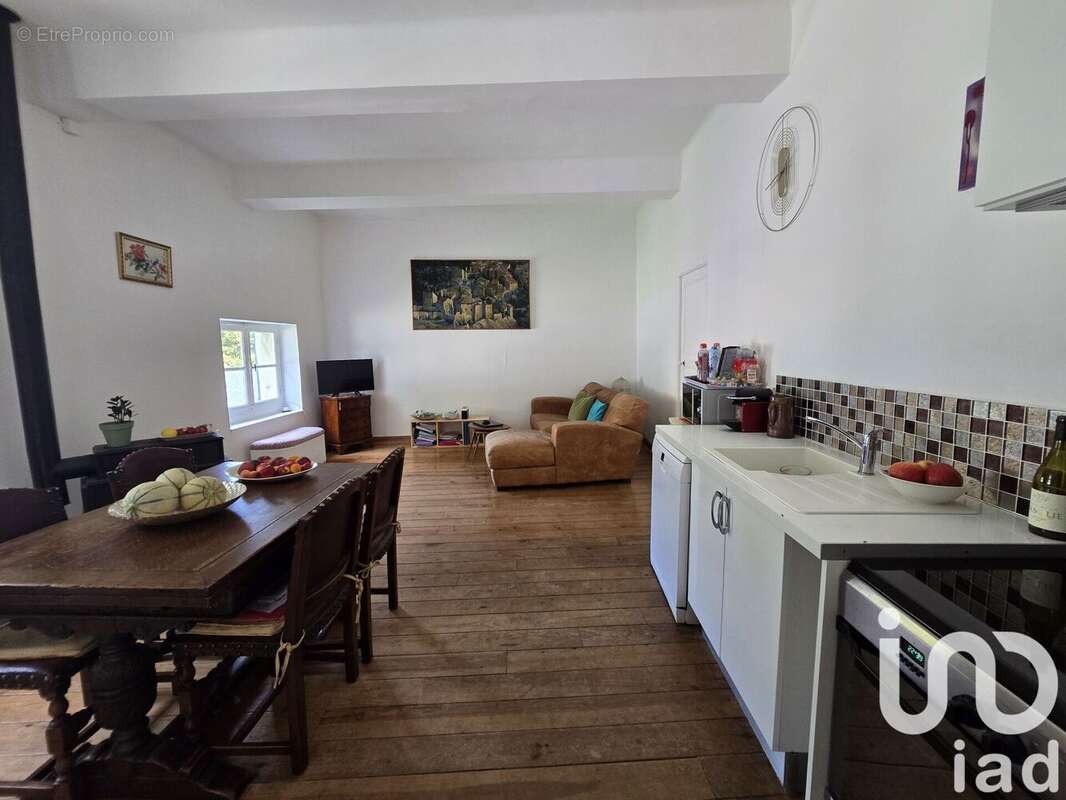 Maison 141 m² à Albas  - photo 4