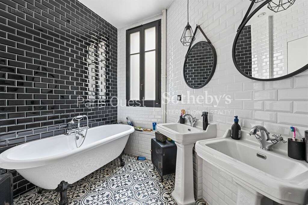 Appartement à NEUILLY-SUR-SEINE