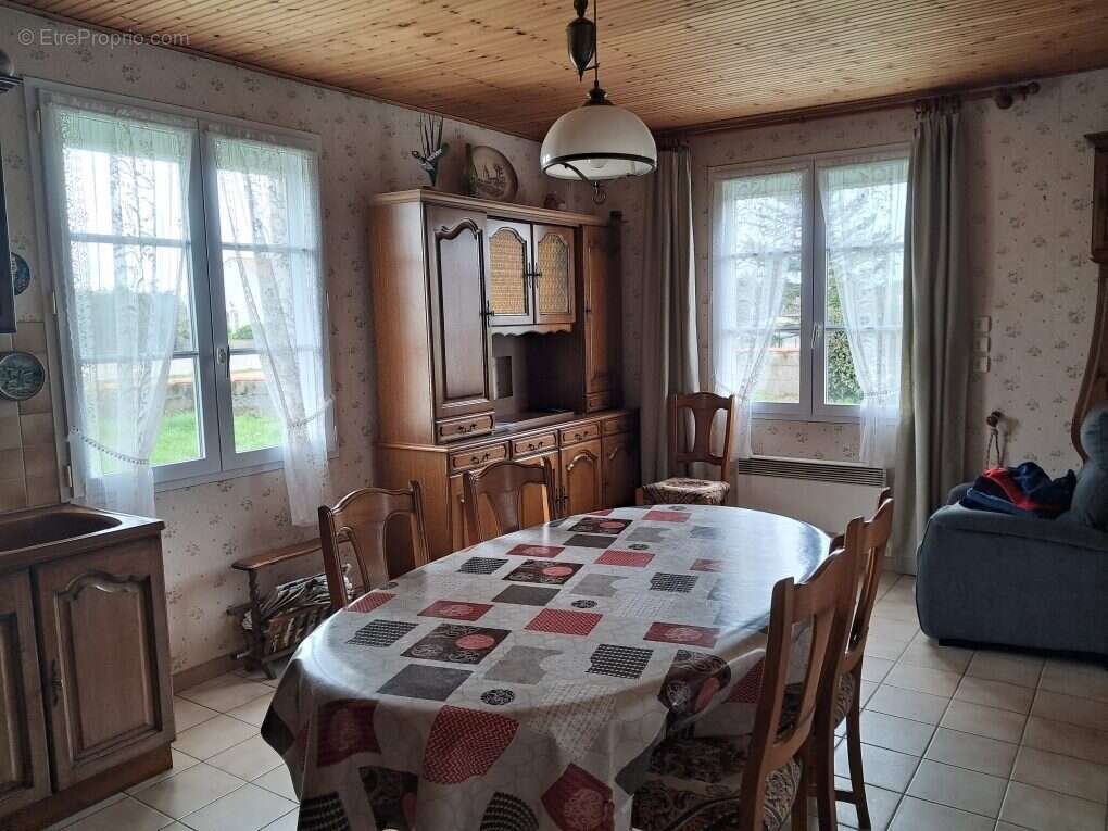 Maison à BOUIN