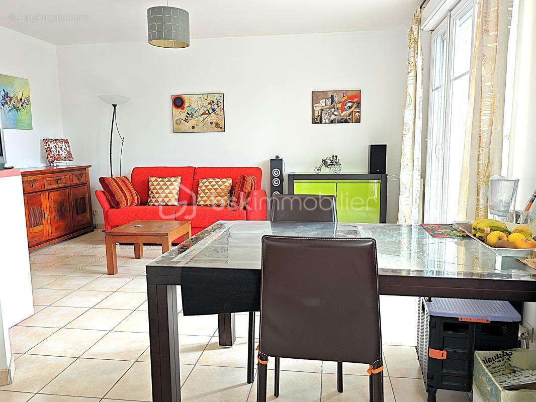 Appartement à LES ESSARTS-LE-ROI