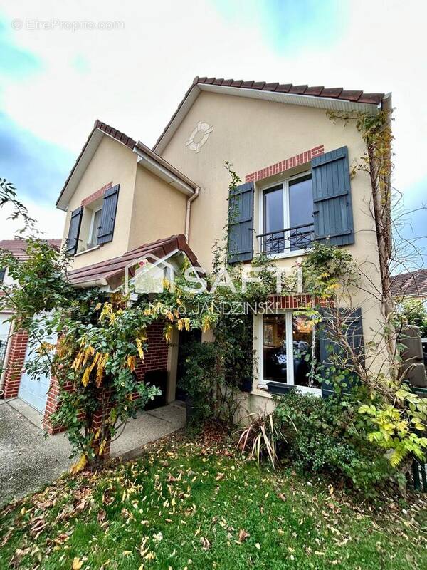 Photo 1 - Maison à SAINT-LEGER-DU-BOURG-DENIS