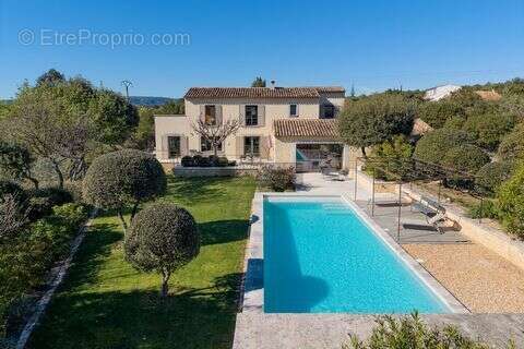 Maison à GORDES