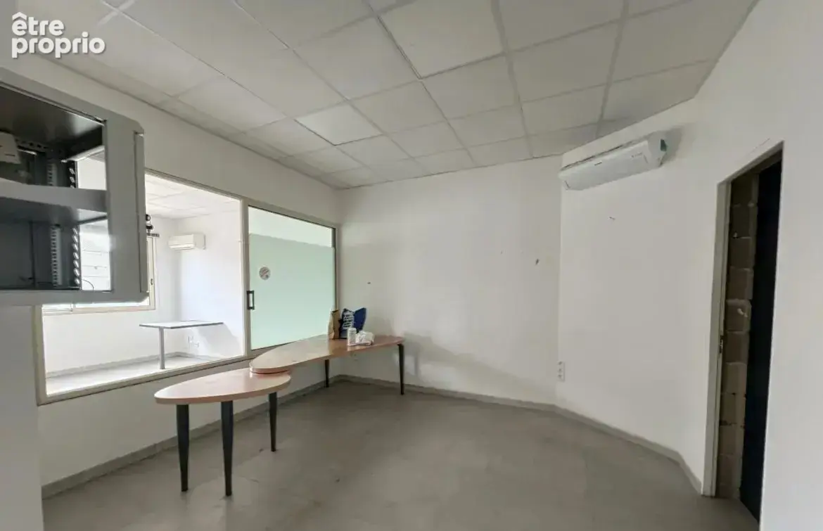 Appartement 900 m² à Nimes  - photo 8