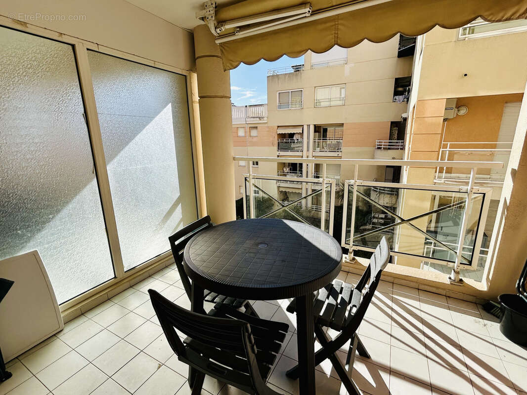 Appartement à VALLAURIS