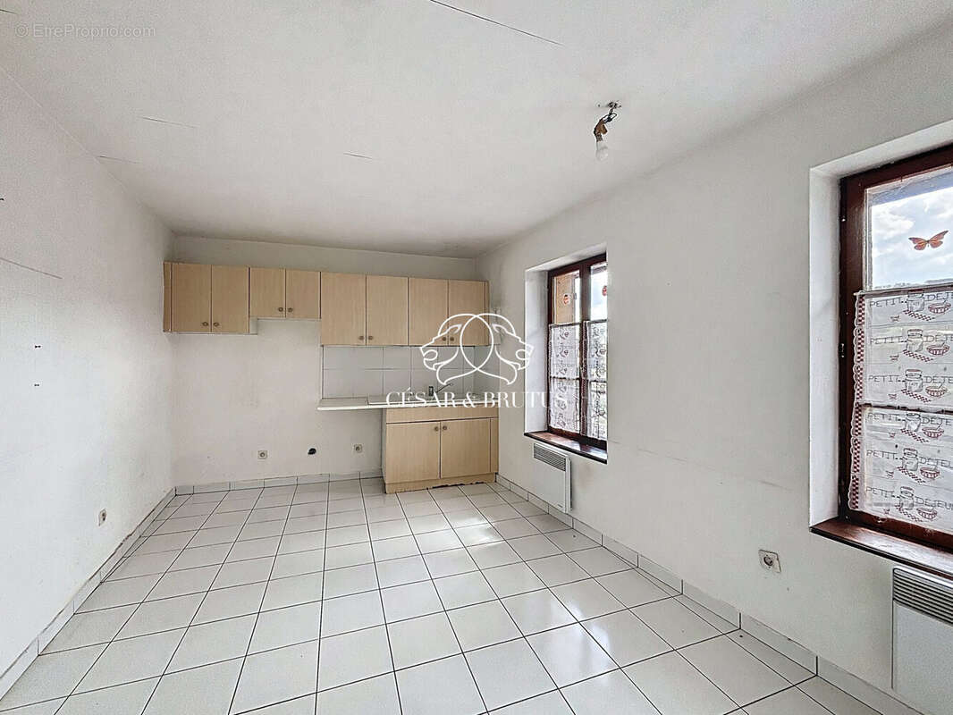 Appartement 109 m² à Ternand  - photo 9