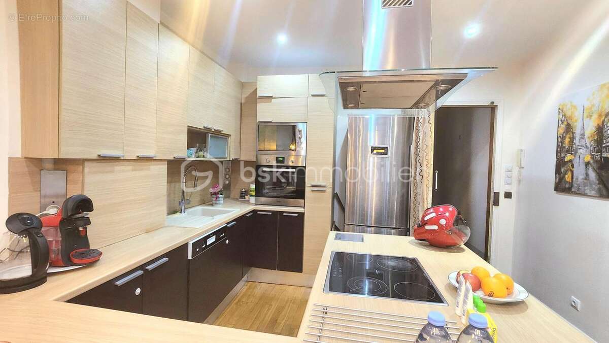 Appartement à NEUILLY-SUR-SEINE