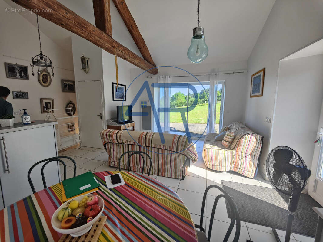 Maison à CHASSAGNES