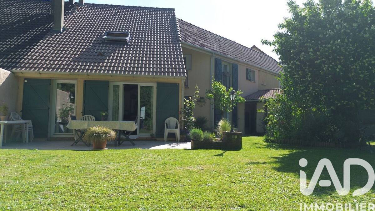 Photo 1 - Maison à SAVIGNY-LE-TEMPLE