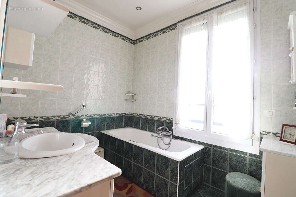 Maison à SAINT-MAUR-DES-FOSSES