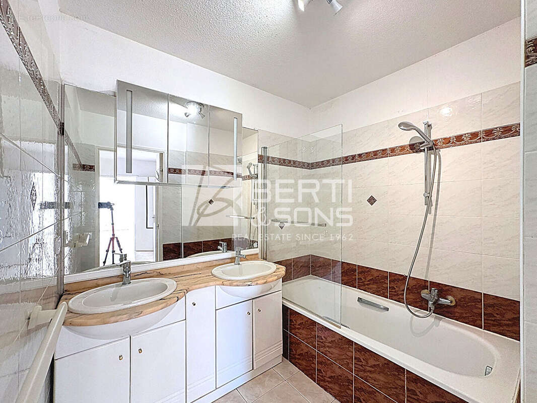 Appartement à MANDELIEU-LA-NAPOULE