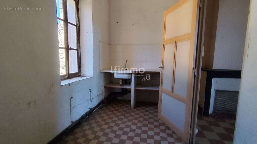 Appartement à PEYRUIS