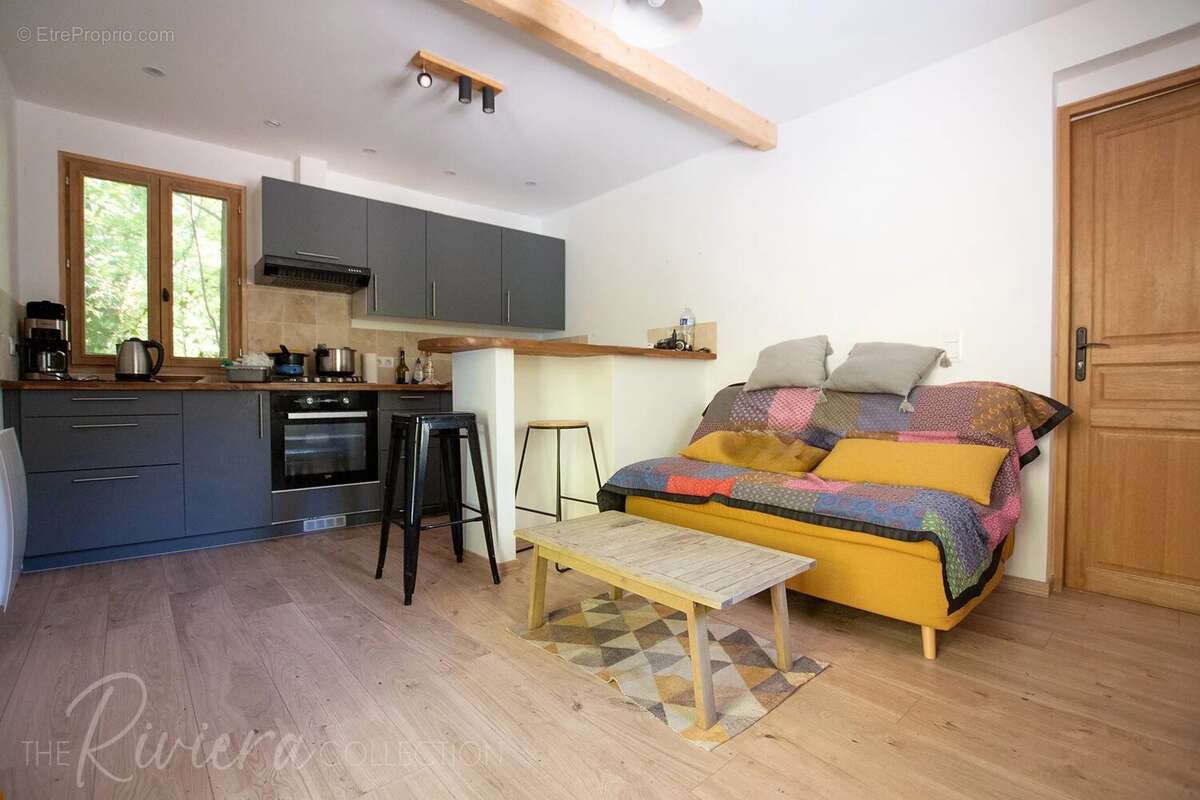 Maison à TOURRETTES-SUR-LOUP