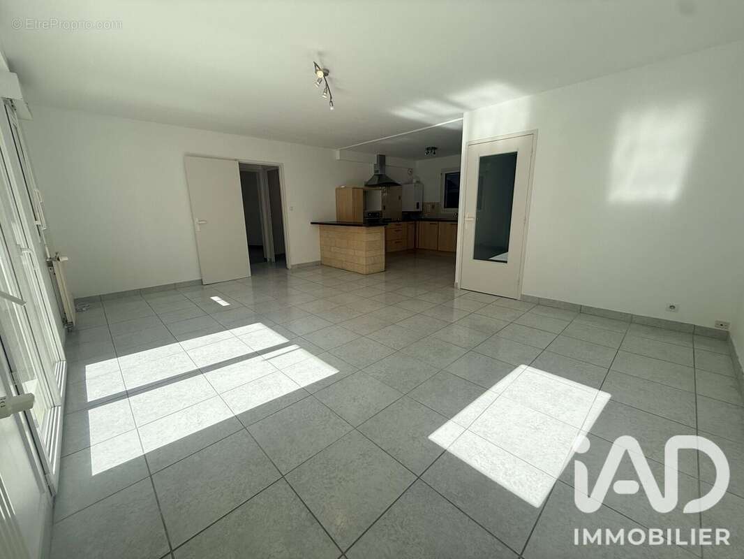 Commerce 65 m² à Rennes  - photo 5