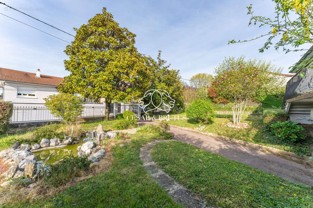 Maison 82 m² à Saint-Priest  - photo 3