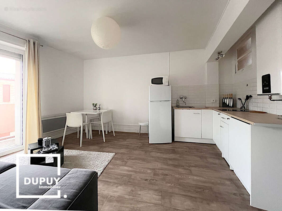 Busca  T3  - 44 m² - 2 balcons - photo 3