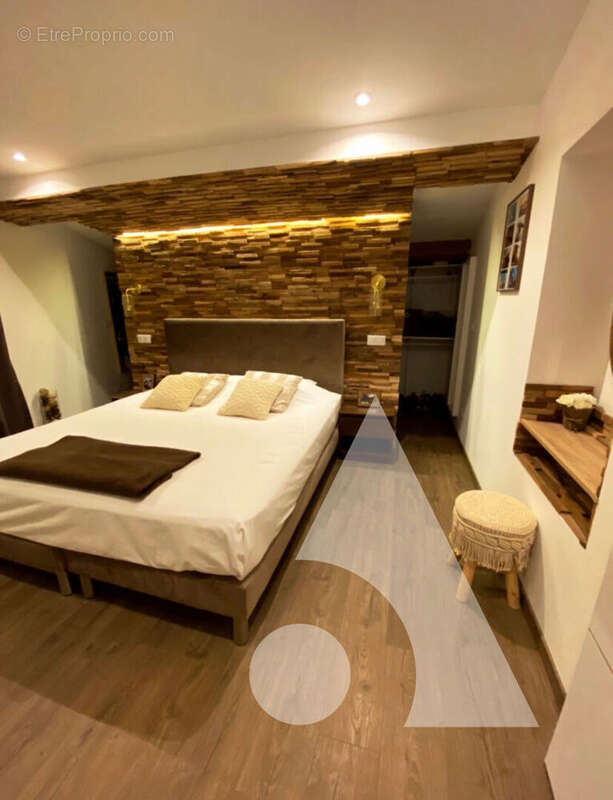 Maison à LE CASTELLET