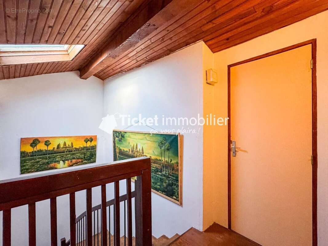 Appartement à BRUGUIERES