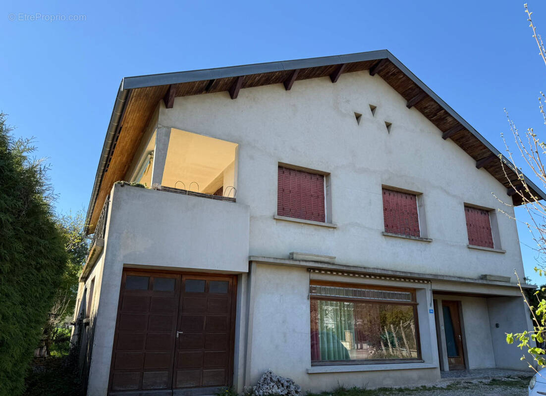 Maison à VILLEREVERSURE