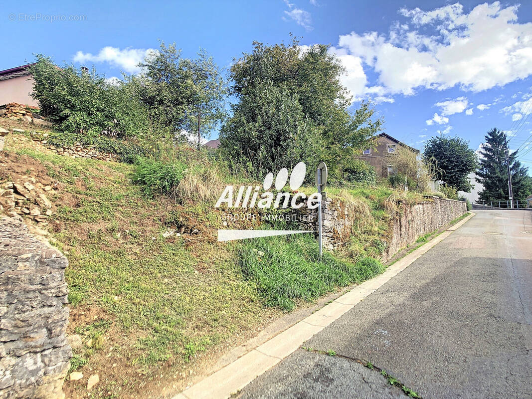 Terrain à BEAUCOURT