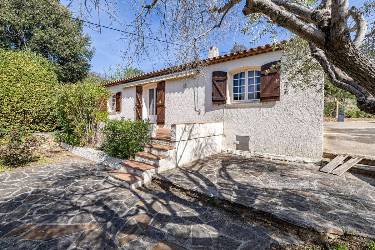 Maison à PLAN-DE-LA-TOUR