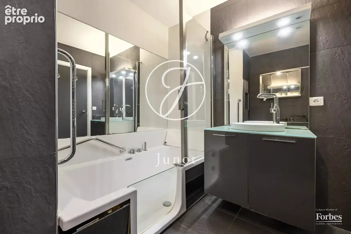 Paris 7e - GROS CAILLOU - Appartement - 4 pièces - 70,79m² Carrez - 2 chambres - Étage élevé - Terrasse - Parking - photo 15