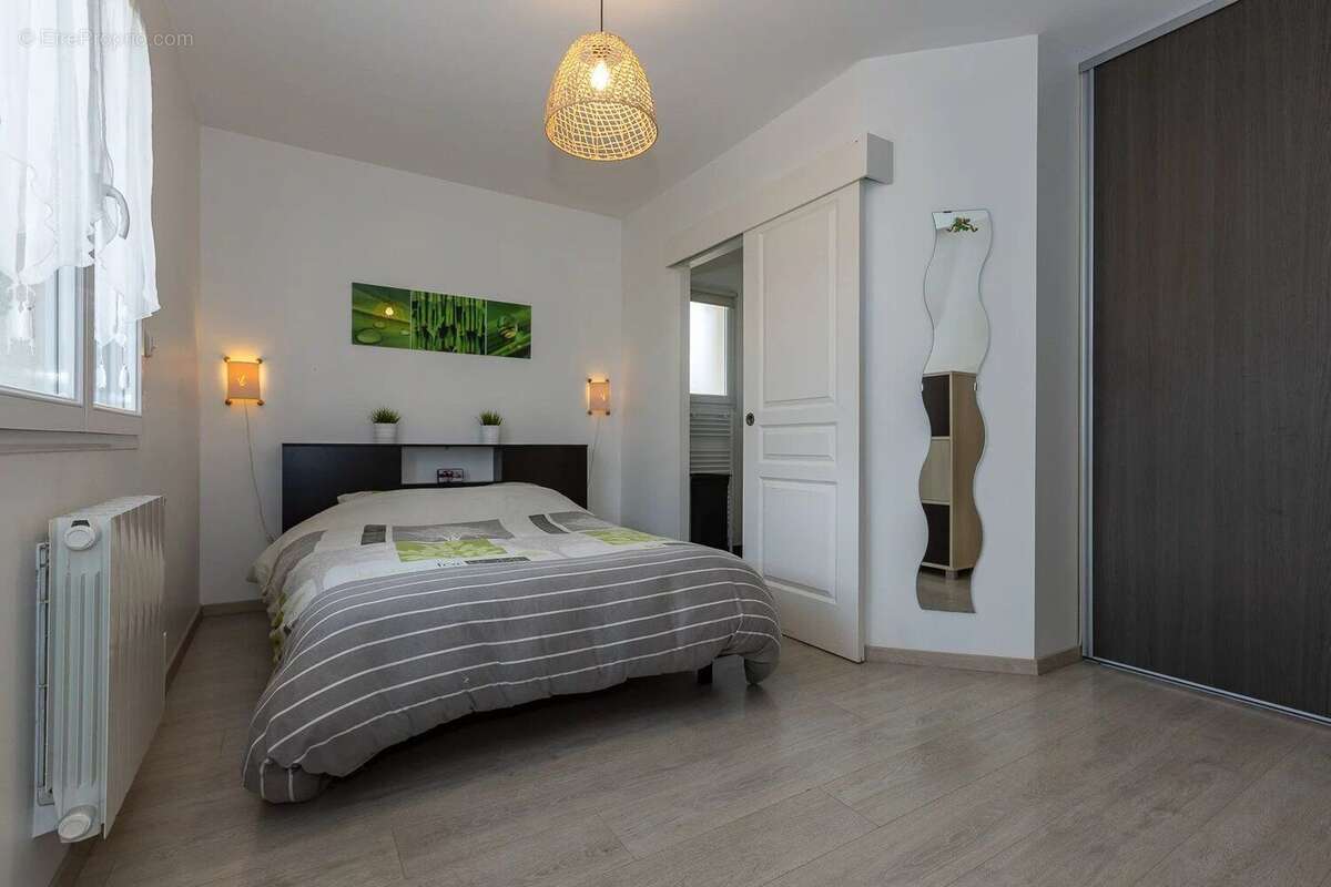 Maison à LA BALME-LES-GROTTES