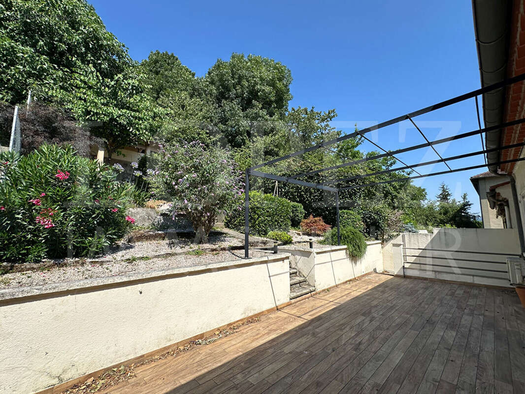 Maison de ville rénovée - photo 10