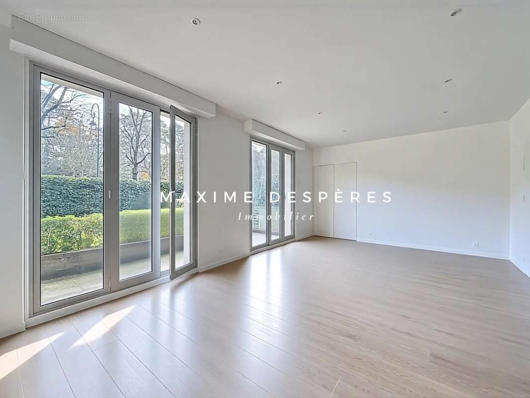 Appartement à NEUILLY-SUR-SEINE