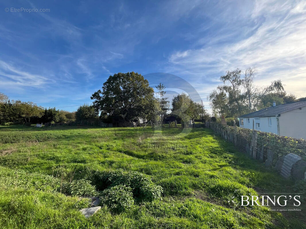 Terrain à GRAND-AUVERNE