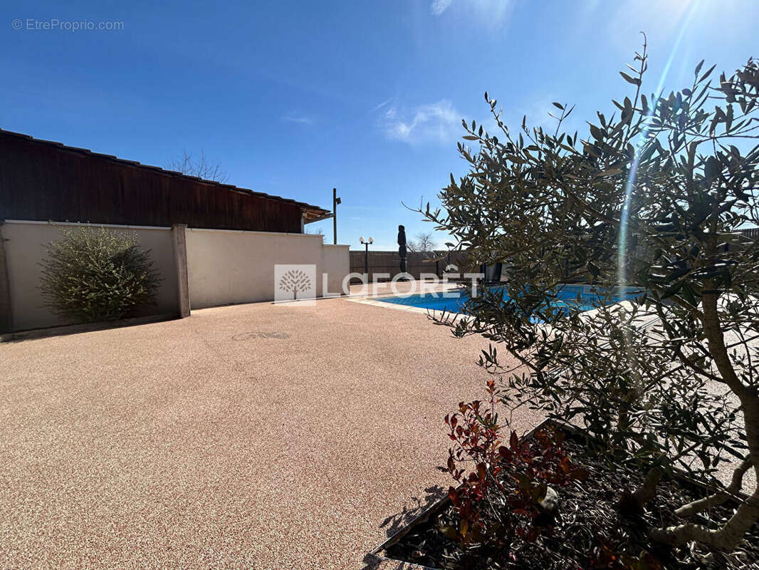 Maison à MONTMIREY-LE-CHATEAU