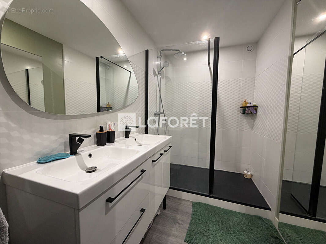 Appartement à GRUCHET-LE-VALASSE