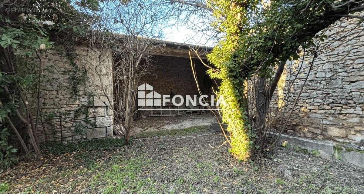 Maison à CAVEIRAC