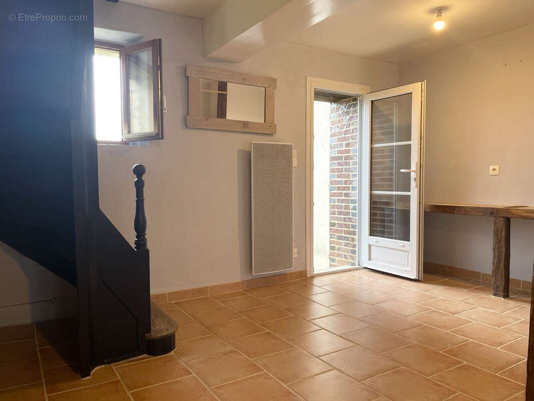 Buanderie - Arrière cuisine - Maison à LA CHAPELLE-SOUEF