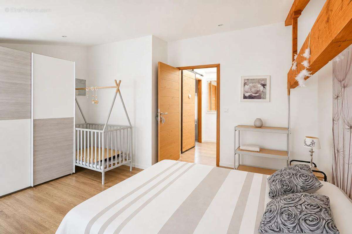 Maison de 5 pièces de 135 m² à Pont-Saint-Esprit - photo 9