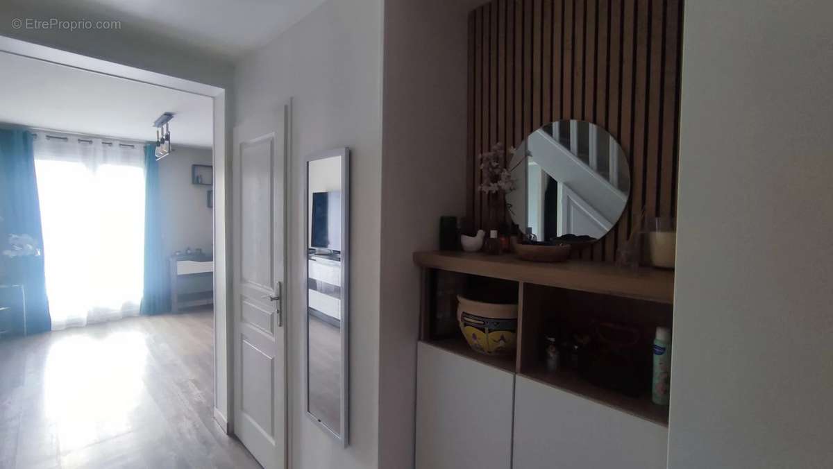 Maison à CHANTELOUP-LES-VIGNES