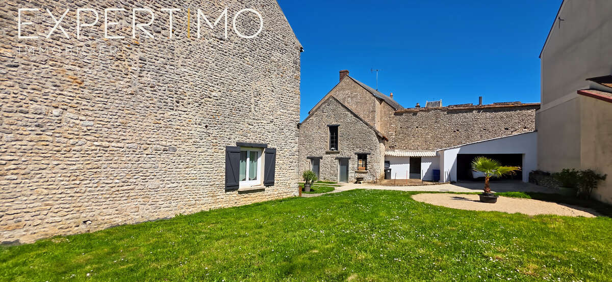 Maison de caractère en pierres   volumes généreux et prestations soignées - photo 23