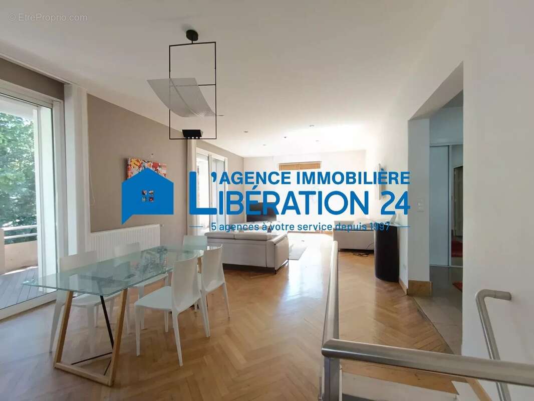 Appartement à SAINT-ETIENNE
