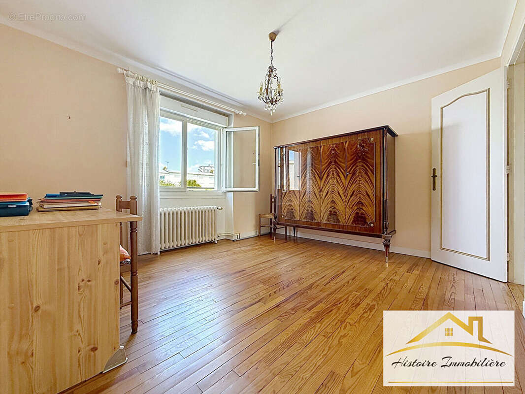 BREST - LAMBEZELLEC Maison 8 pièces 145 m2 - photo 6