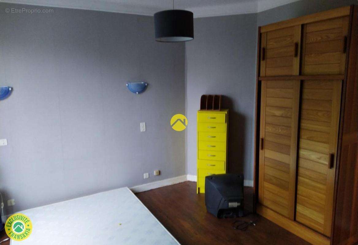 Maison à SAINT-DENIS-DE-JOUHET