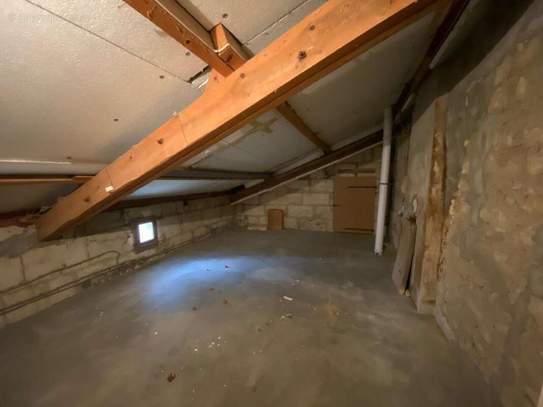 Maison à LE PUY-NOTRE-DAME