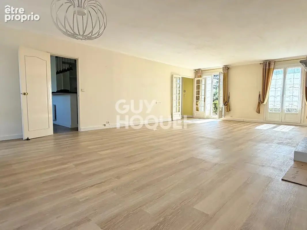 Maison de 212 m² avec sous-sol total - Mennecy Levitt - photo 3